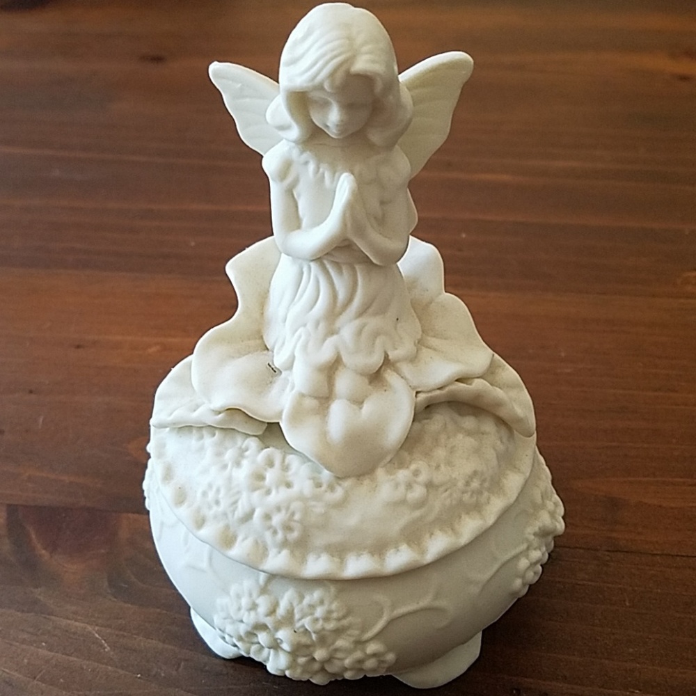 Statuette Jewelry Box